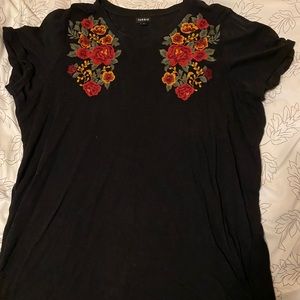 Women’s size 2x floral embroidered top torrid 2